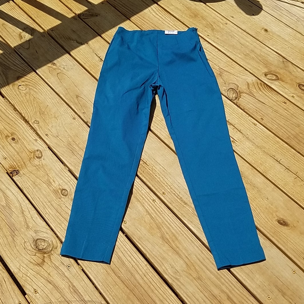 5 for $20  Time and Tru high rise skinny pant size 6
